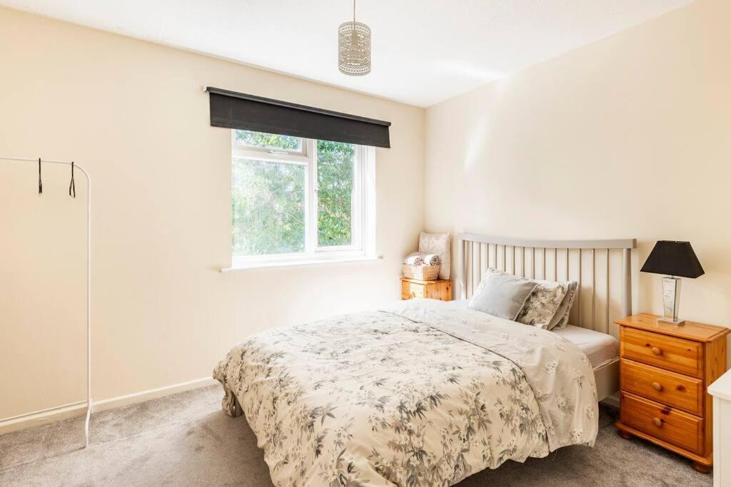 Charming Entire 2-Bedroom House In Milton Keynes Exterior photo
